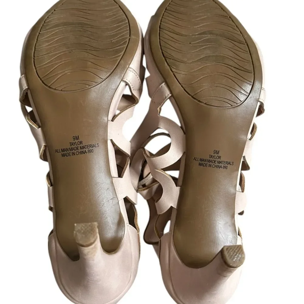 Dressbarn Women’s Elegant Cream Strappy 3.5” Heel Sandals. Size 9